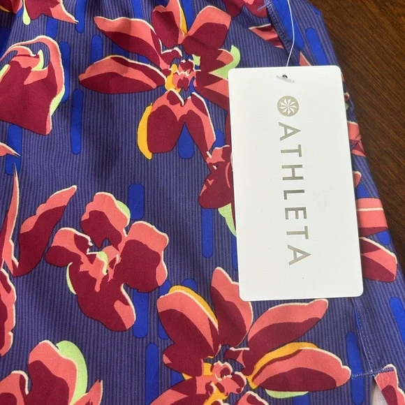 Athleta Women’s Crossroads Athletic Shorts Vibrant Design - Picture 2 of 10